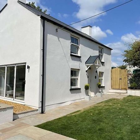 Charming Cottage Close To M4 Bridgend بريدجيند المظهر الخارجي الصورة