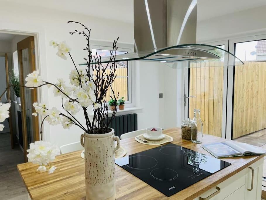 Charming Cottage Close To M4 Bridgend بريدجيند المظهر الخارجي الصورة