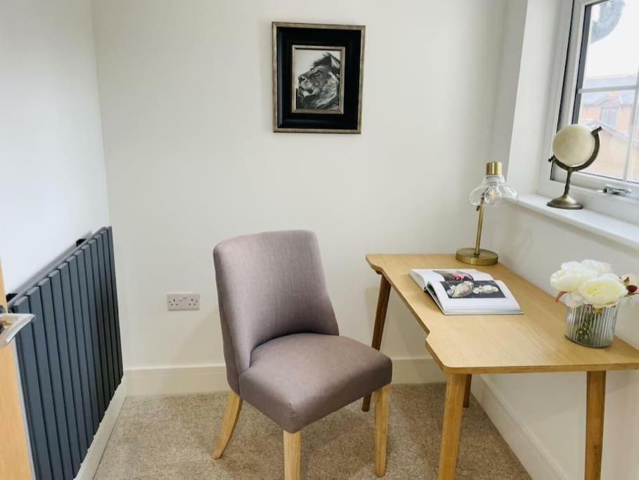 Charming Cottage Close To M4 Bridgend بريدجيند المظهر الخارجي الصورة