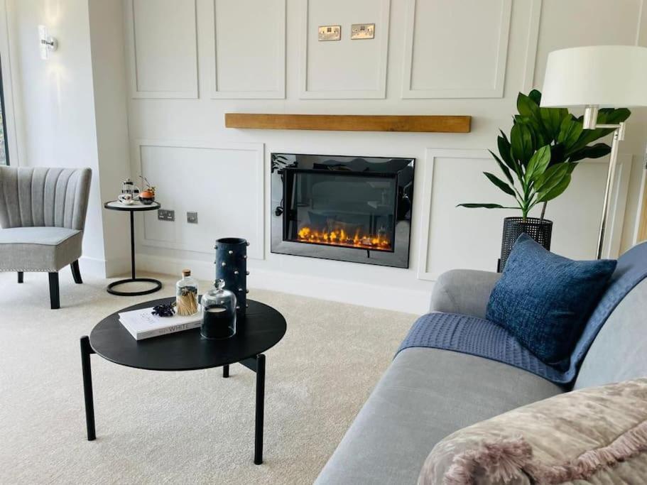 Charming Cottage Close To M4 Bridgend بريدجيند المظهر الخارجي الصورة